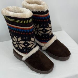 YOUWEI WOMENS BOOTS 40 (They fit like a size 7 ) Southwestern Snowflake